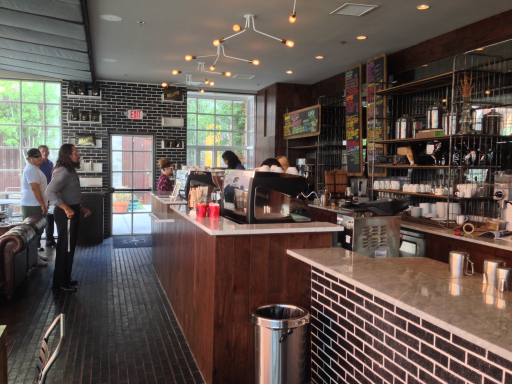 Hillside Coffee and Doughnut lobby / CoffeeKen